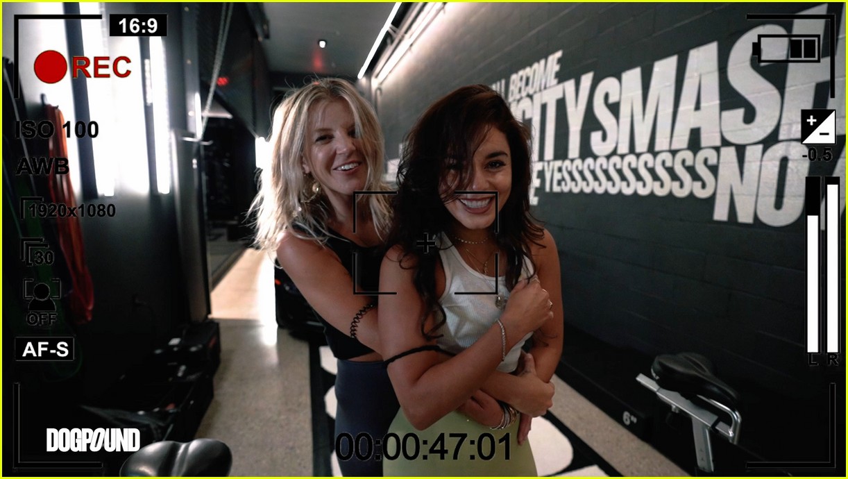 vanessa hudgens gg magree take fans into the dogpound 10