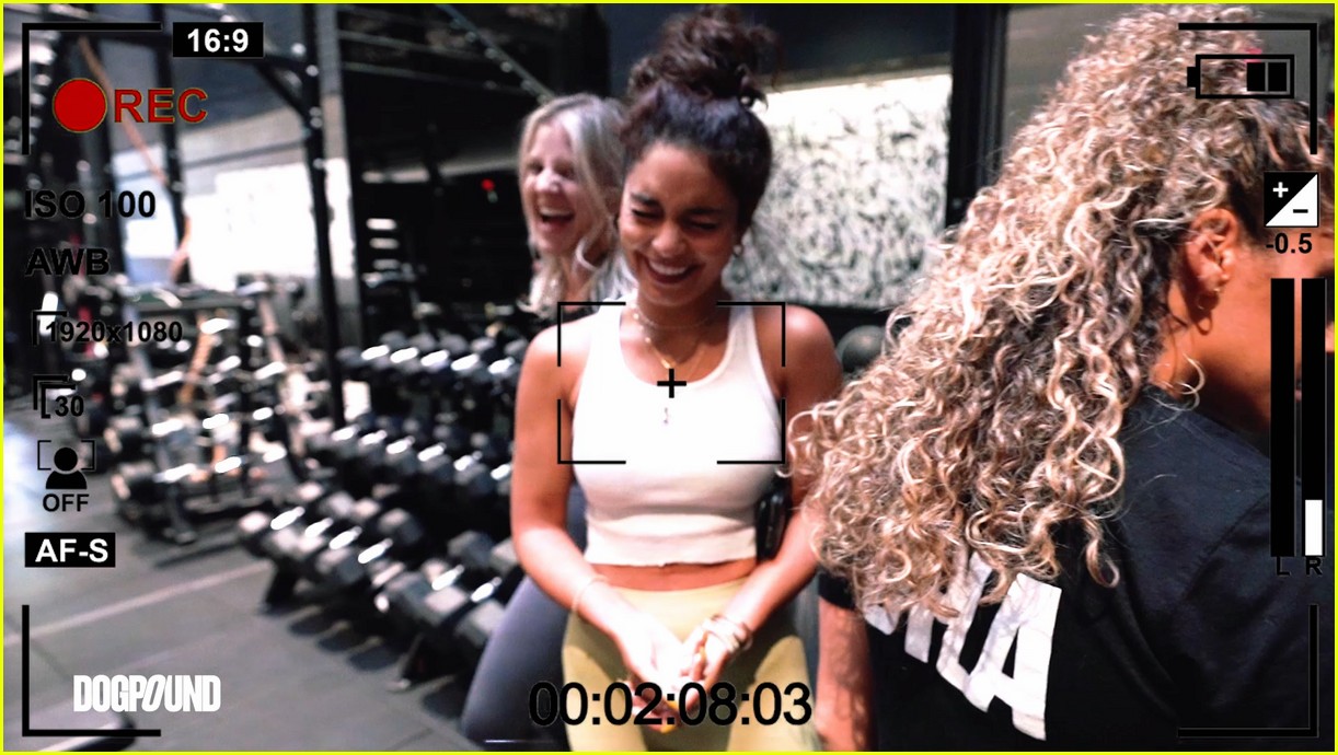 vanessa hudgens gg magree take fans into the dogpound 19