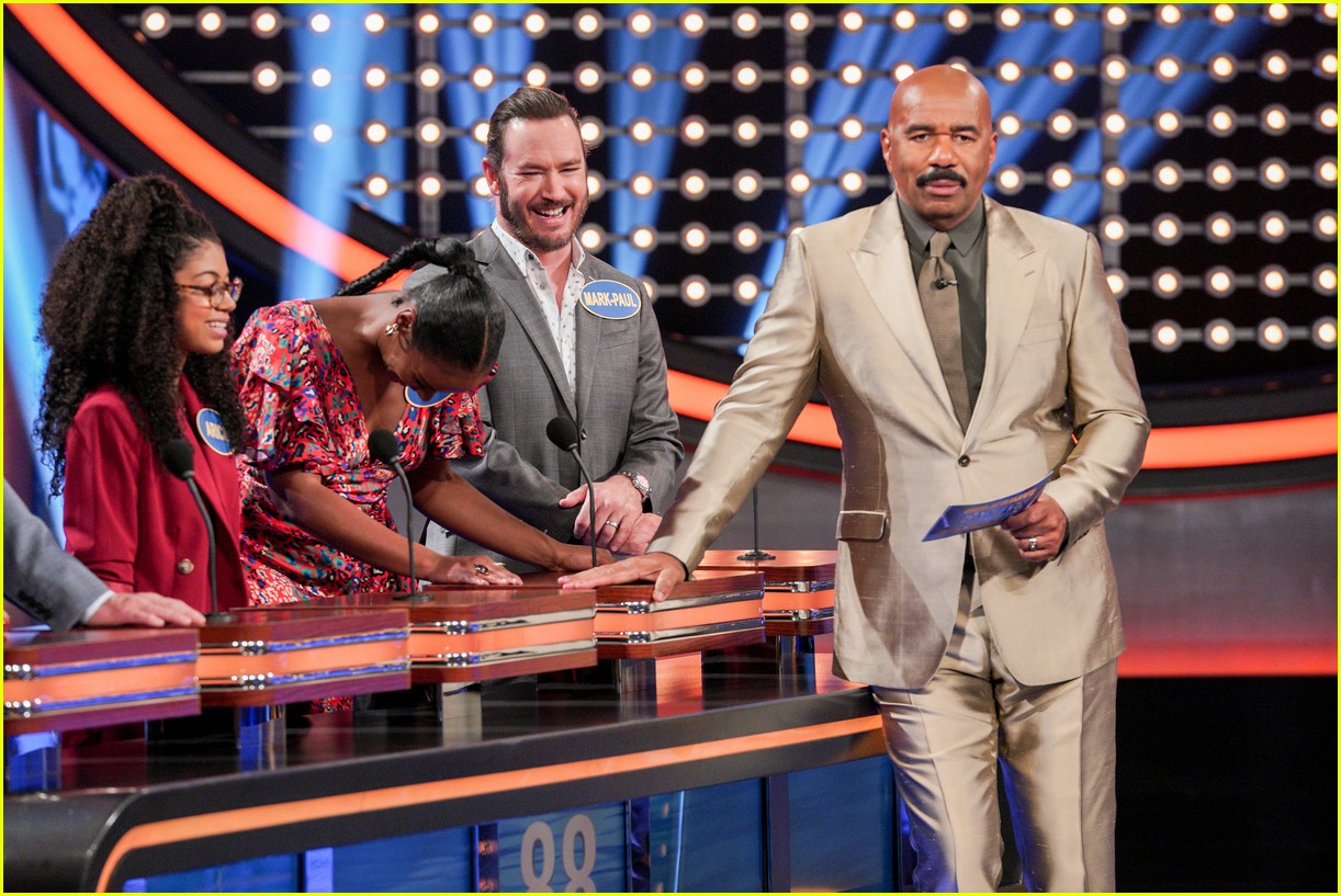 disney channel moms faced off against mixed ish cast on celebrity family feud 28