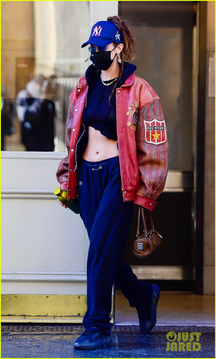 bella hadid shows midriff dinner out nyc  02