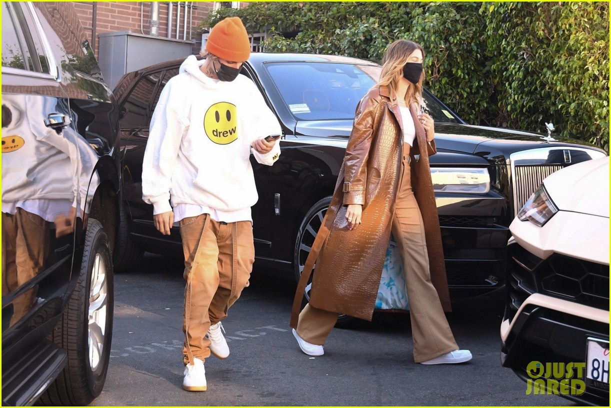 justin bieber lunch with wife hailey bieber 04