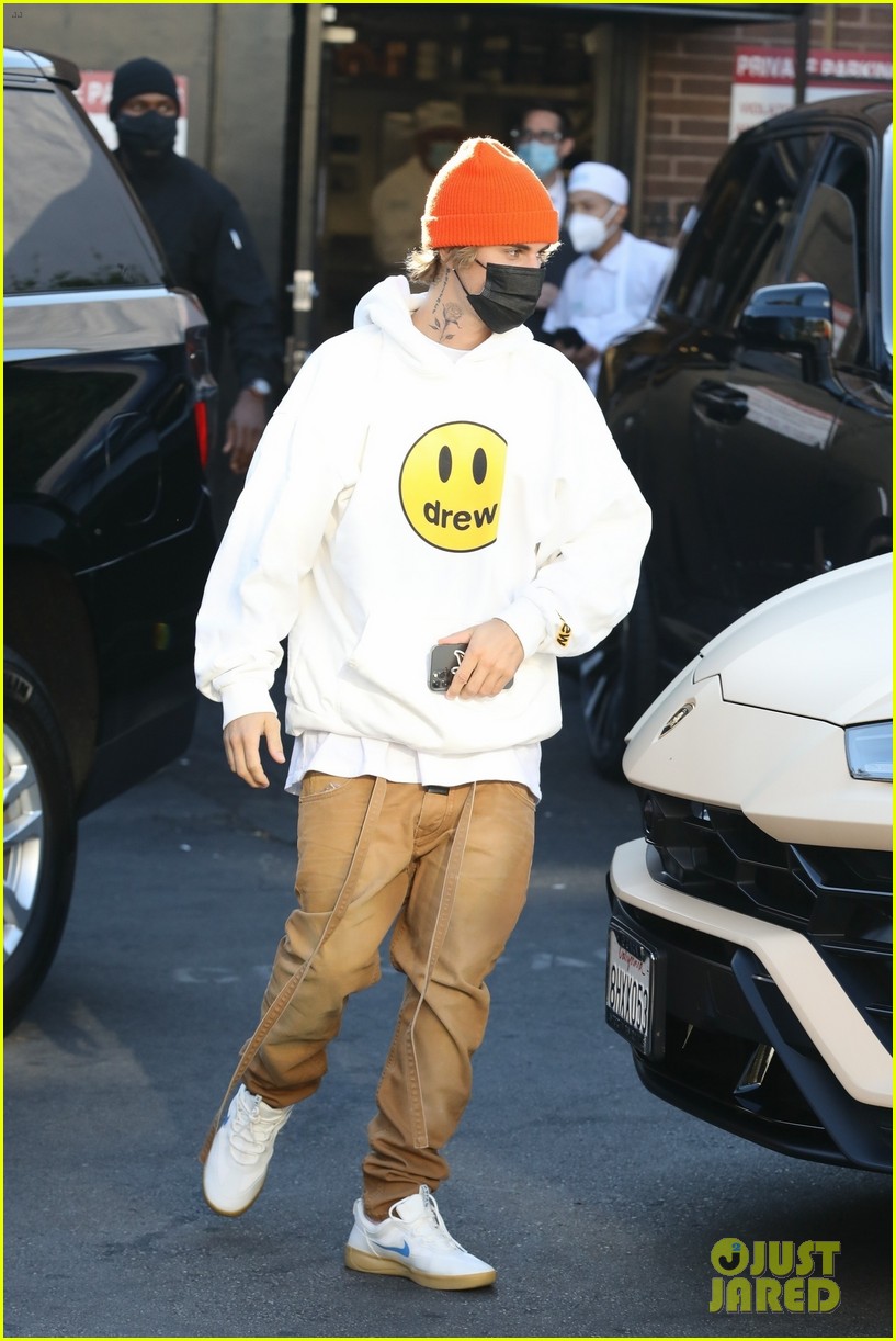 justin bieber lunch with wife hailey bieber 06