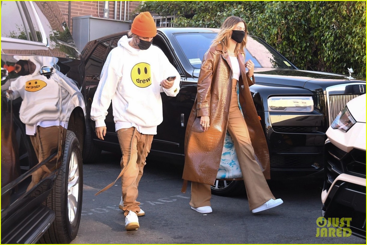 justin bieber lunch with wife hailey bieber 30
