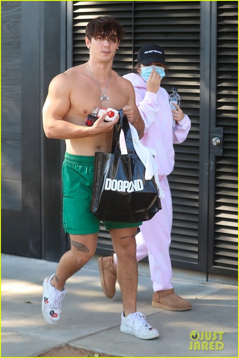 bryce hall leaves the gym shirtless with addison rae 03