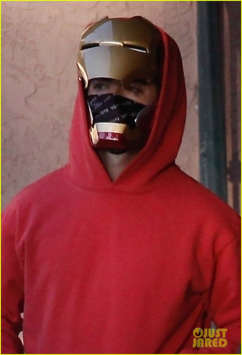 joe jonas wears iron mask while out with sophie turner on halloween 04