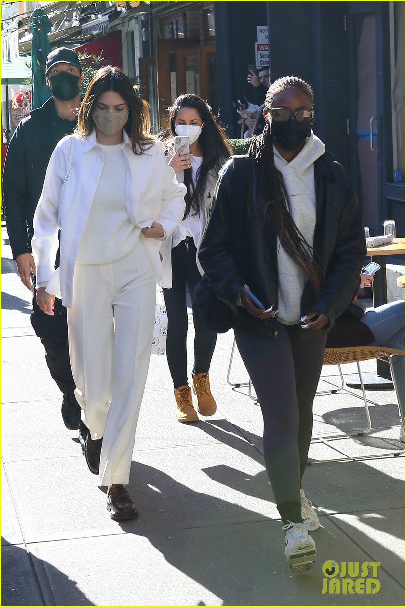 kendall jenner justine skye nyc afternoon lunch 03