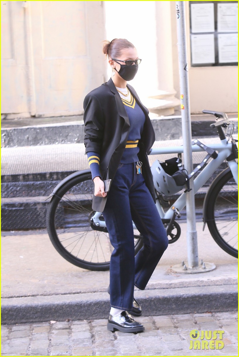 bella hadid heads out for lunch with friends in nyc 17