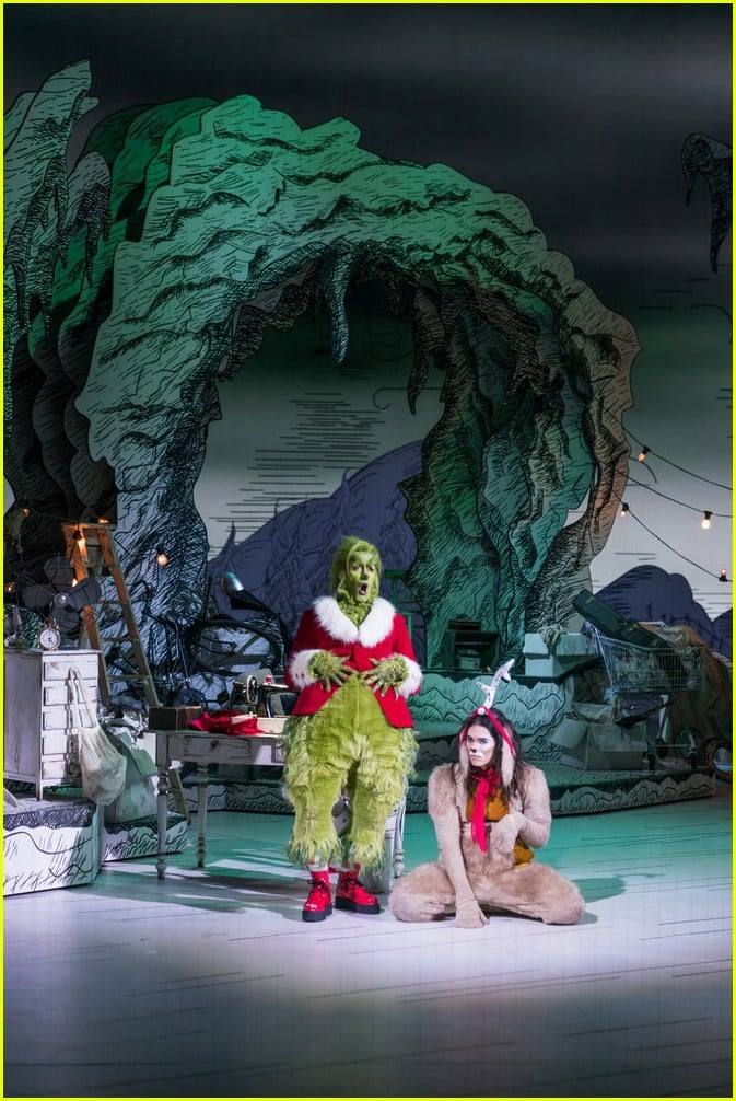 booboo stewart transforms into young max the dog from dr seuss the grinch 06