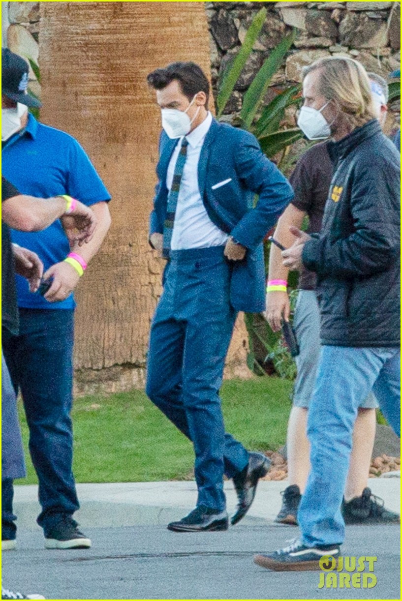 harry styles looks dapper in two suits on dont worry darling set in palm springs 23