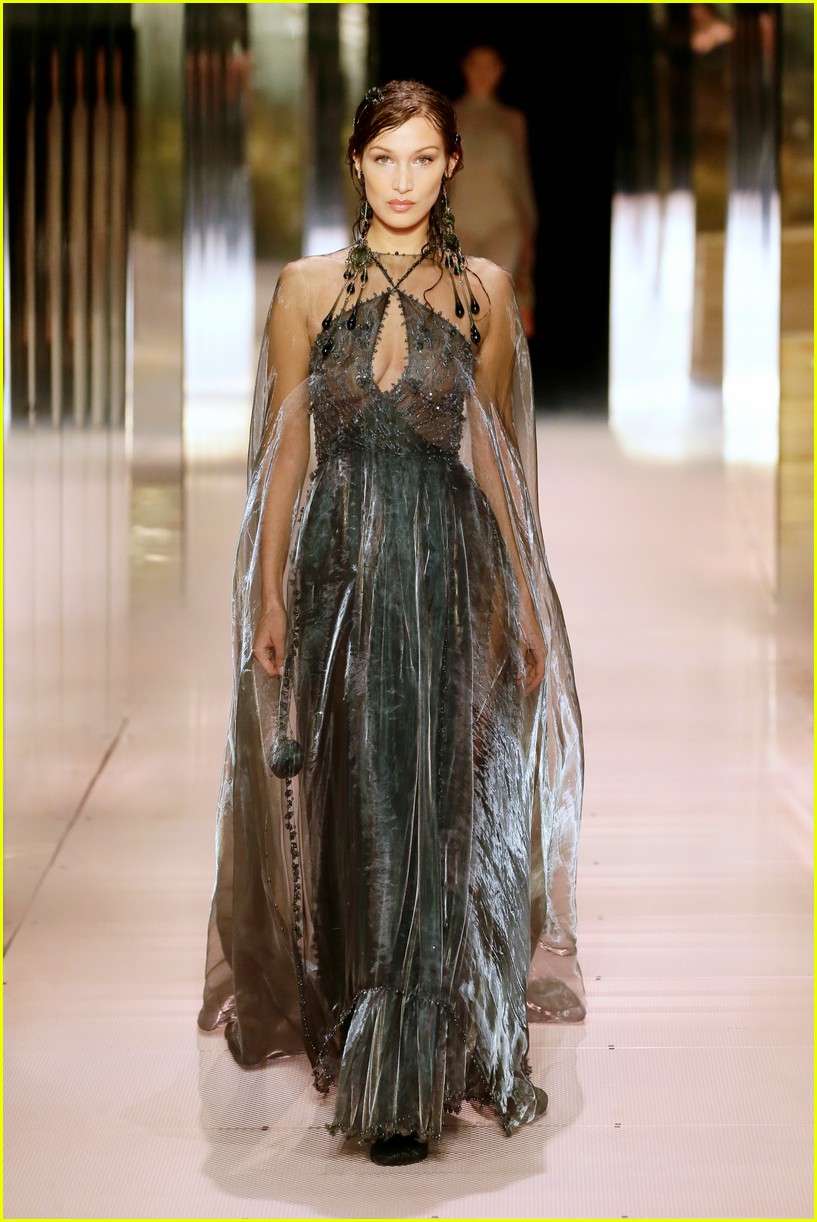 cara delevingne bella hadid hit the runway for fendi milan fashion show 02