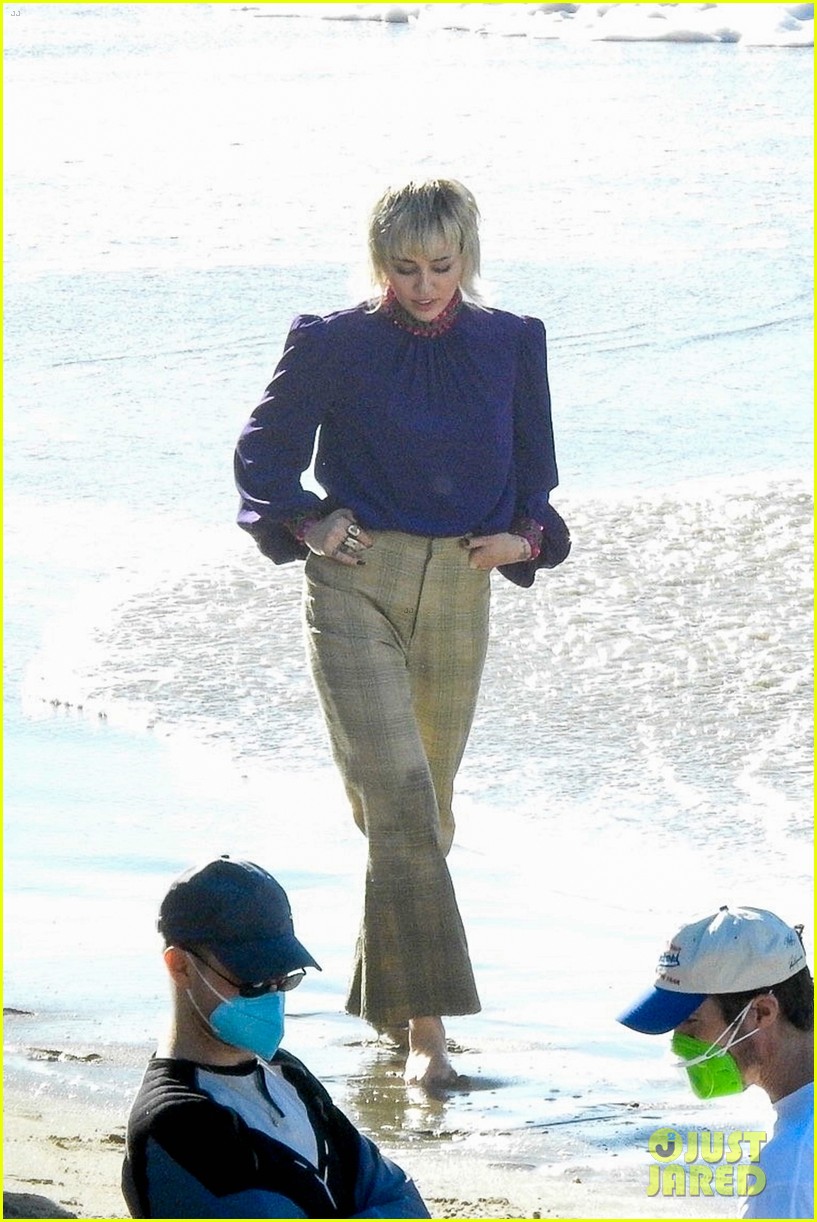 miley cyrus filming new music video at beach 12