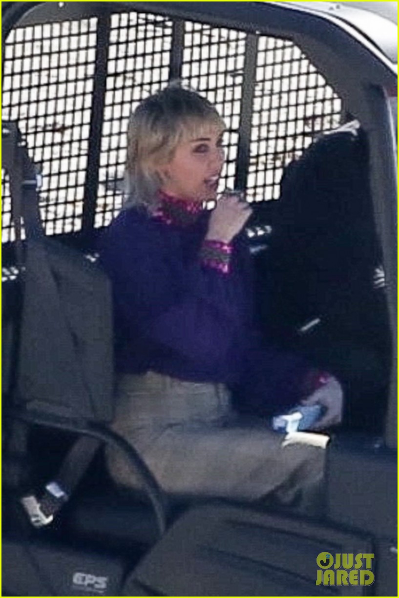 miley cyrus filming new music video at beach 122