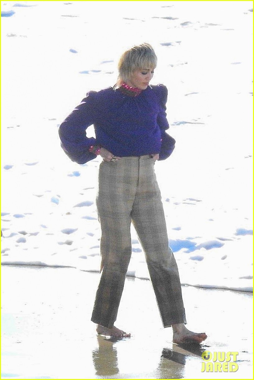 miley cyrus filming new music video at beach 25