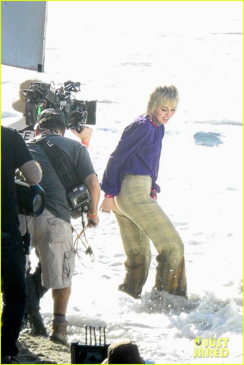 miley cyrus filming new music video at beach 30