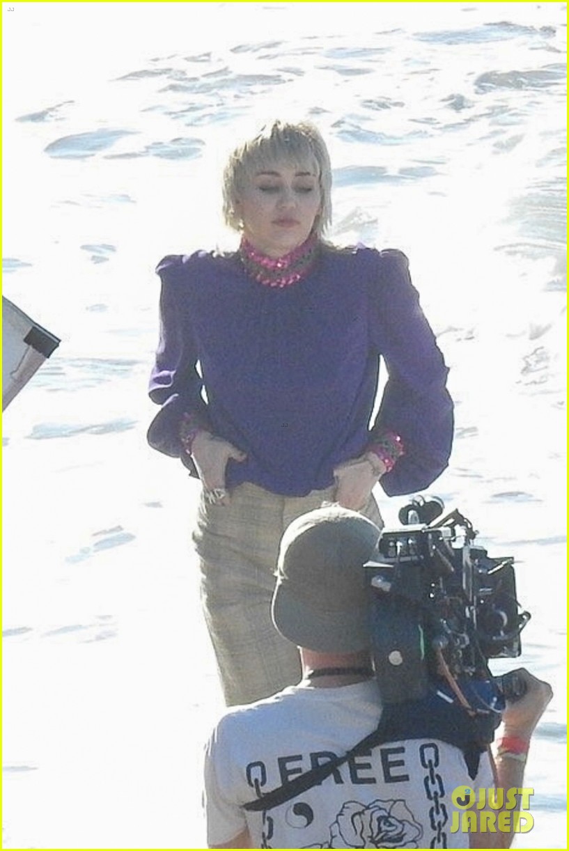 miley cyrus filming new music video at beach 32