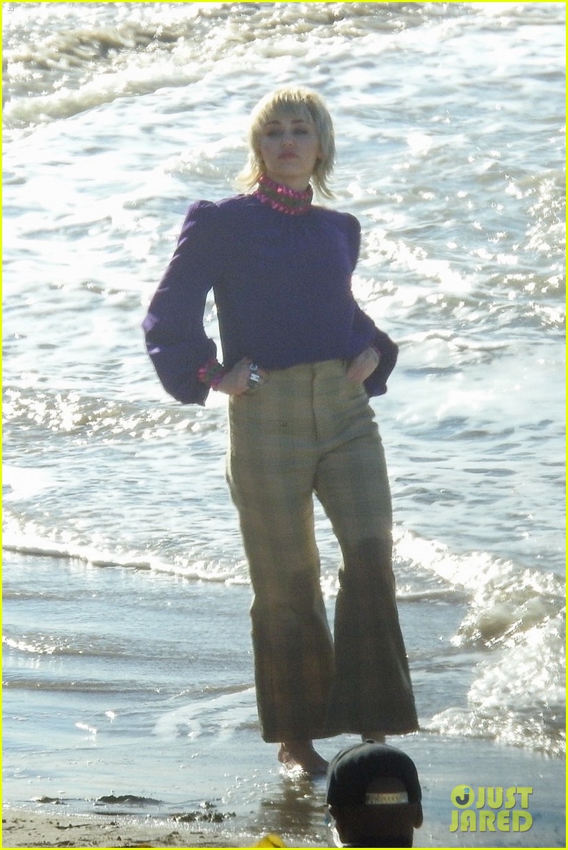 miley cyrus filming new music video at beach 33
