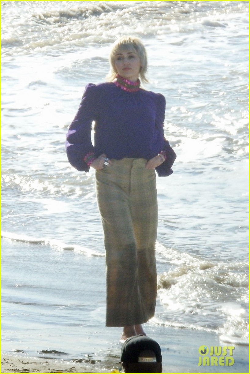 miley cyrus filming new music video at beach 34