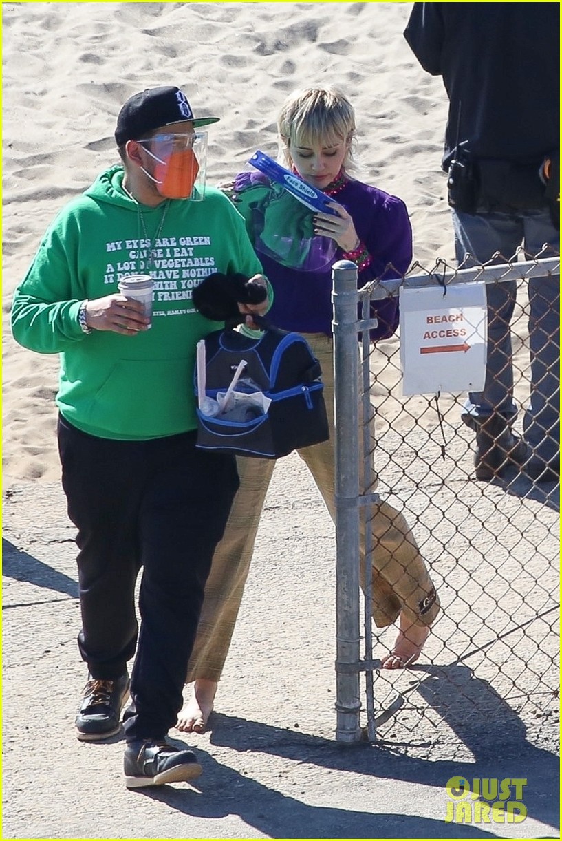 miley cyrus filming new music video at beach 96