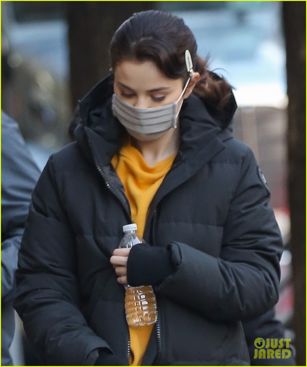 selena gomez bundles up while arriving on set of only murders 03