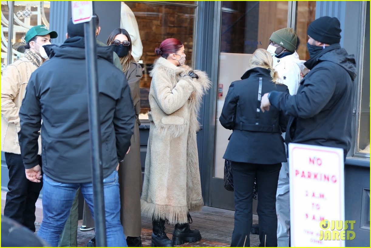 kendall kylie jenner new years day shopping 27