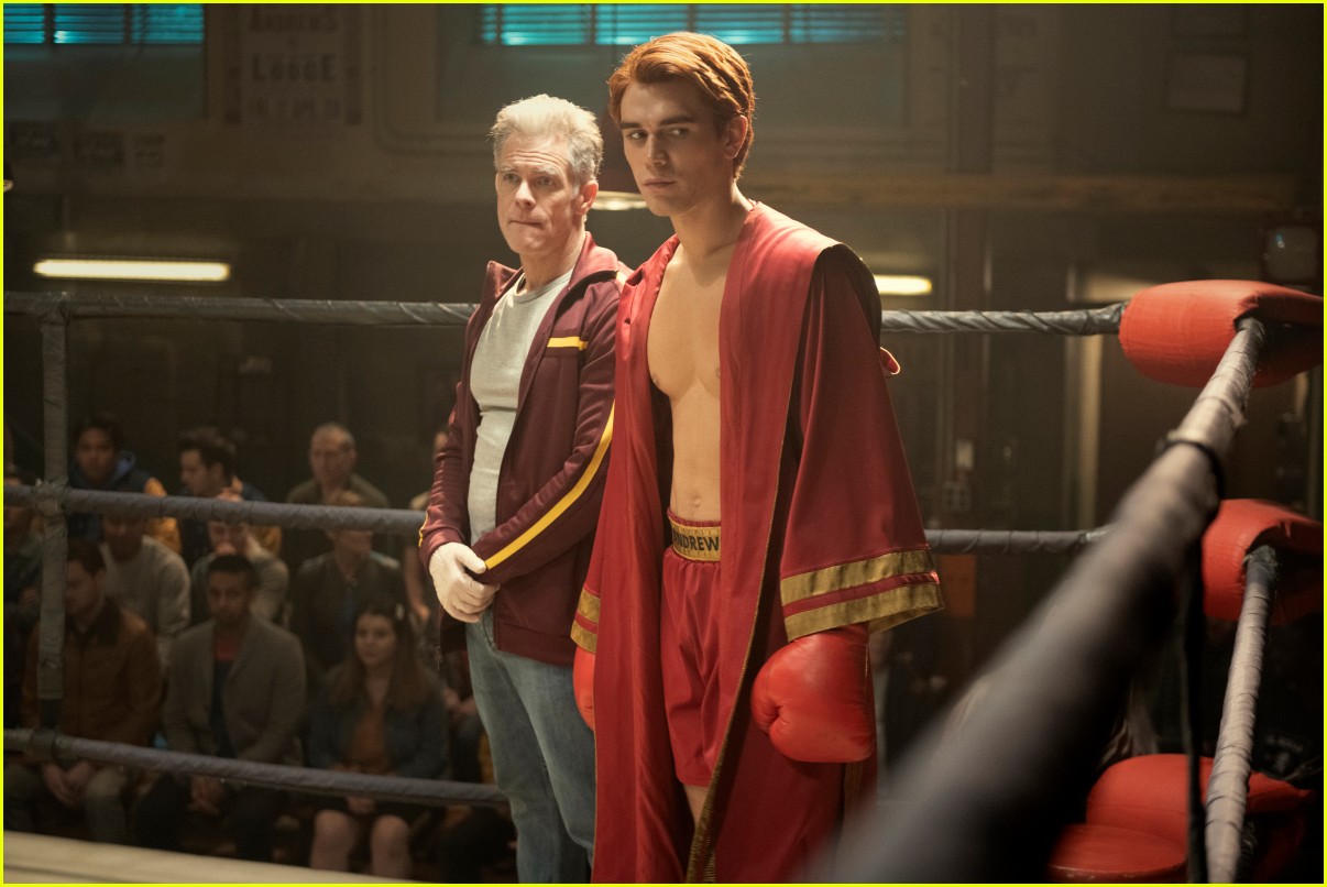 kj apa faces off with zane holtz in new shirtless riverdale stills 05