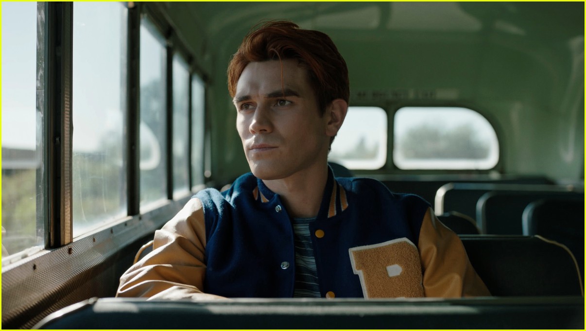 riverdale cast leave high school in graduation first look photos 02
