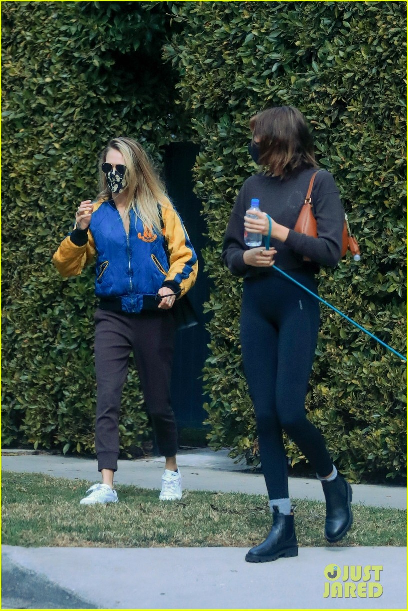 cara delevingne kaia gerber another pilates session 51