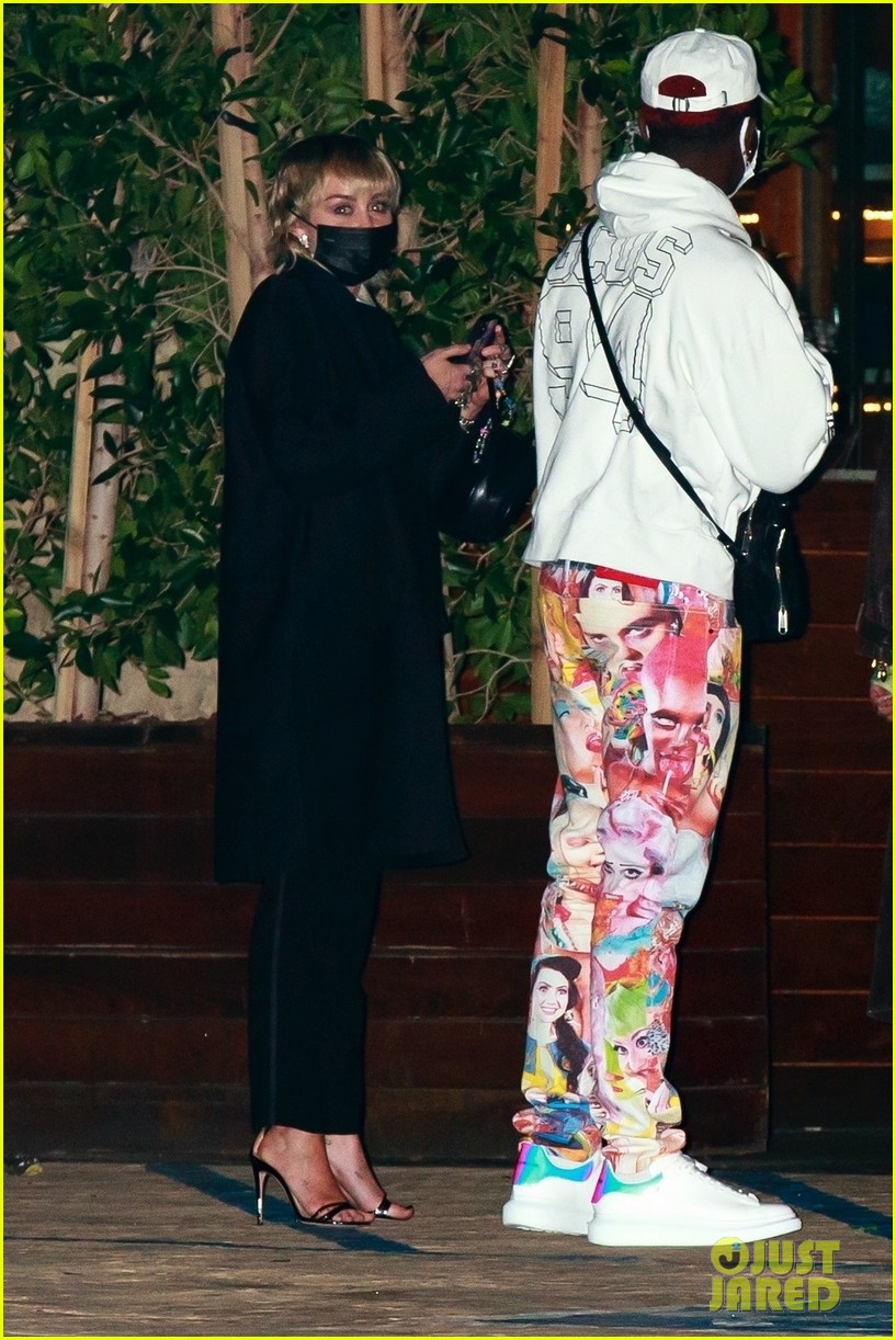 miley cyrus lil nas x dinner with friends 01