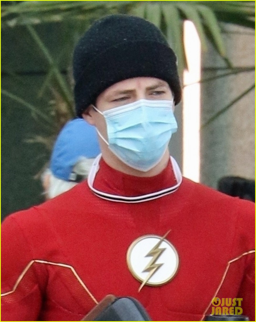 grant gustin spotted on the flash set after baby news 03