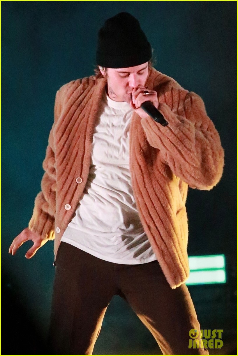 justin bieber seemingly pre tapes kids choice awards performance 56