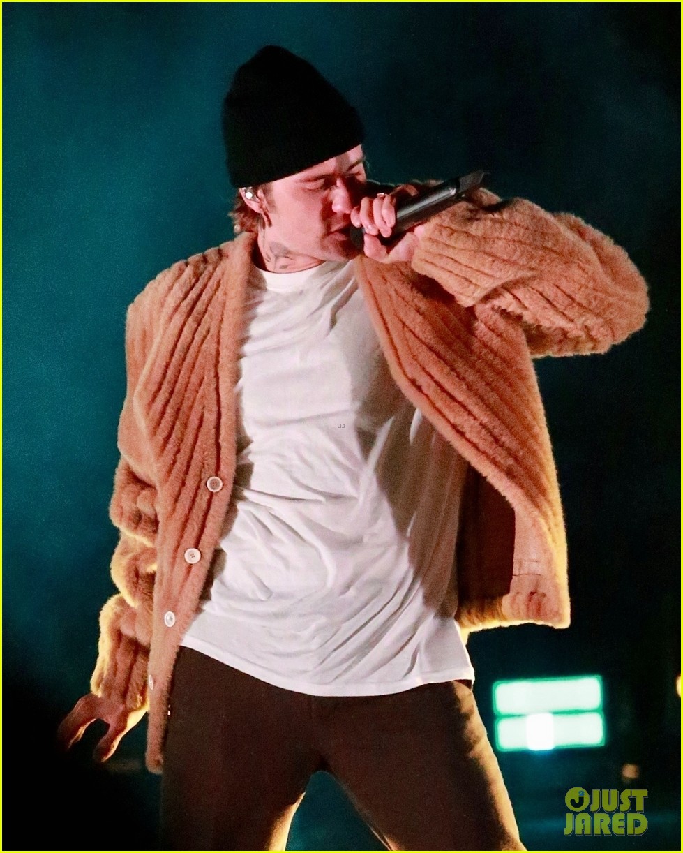 justin bieber seemingly pre tapes kids choice awards performance 58