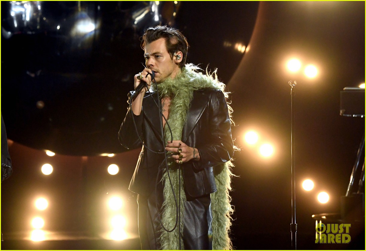 harry styles goes shirtless for grammys 2021 performance 07