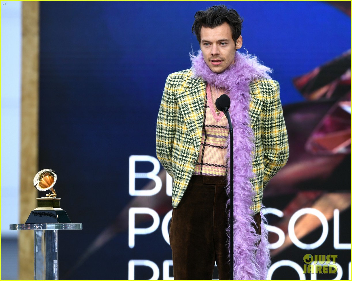 harry styles wins first ever grammy award 01