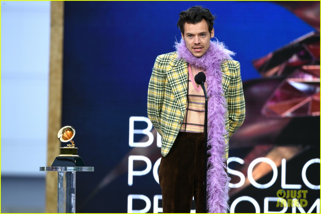 harry styles wins first ever grammy award 03