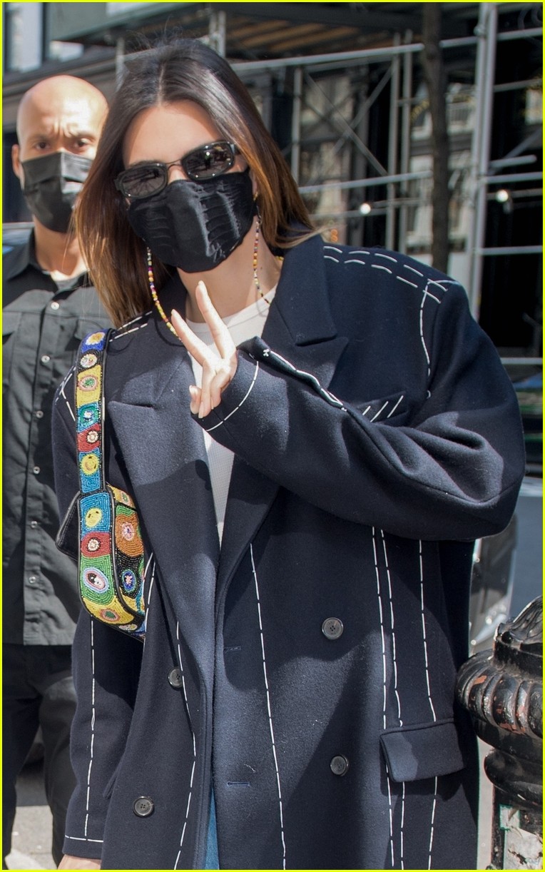 kendall jenner nyc trench 02
