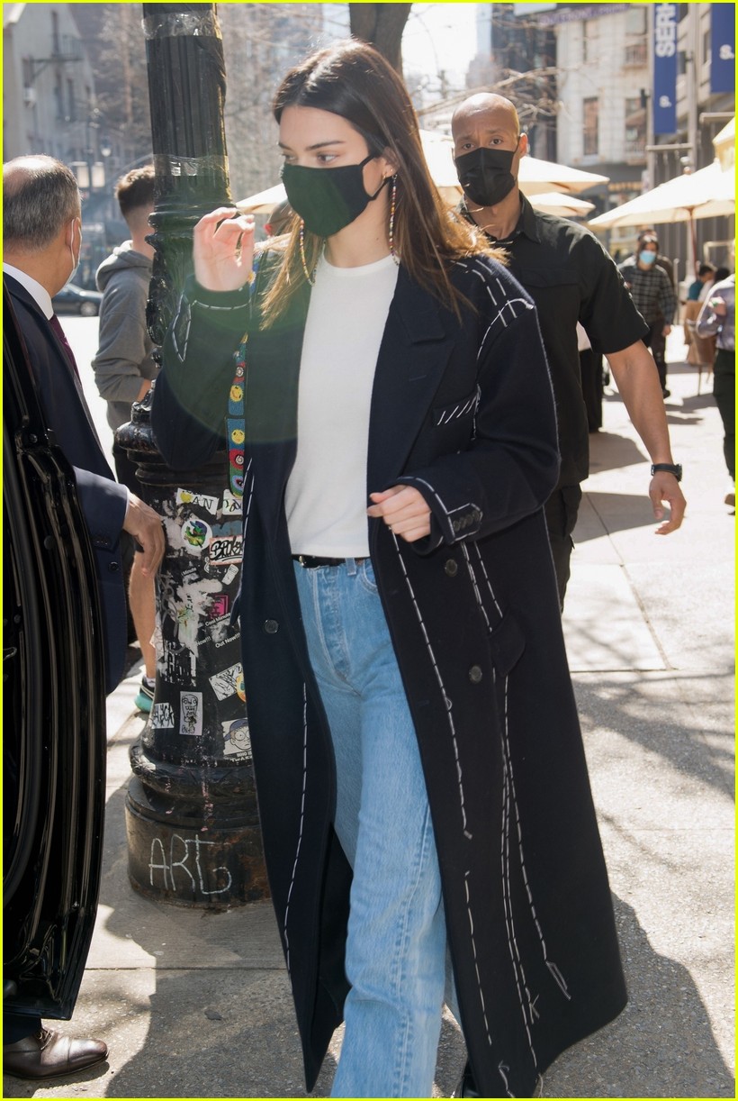 kendall jenner nyc trench 03