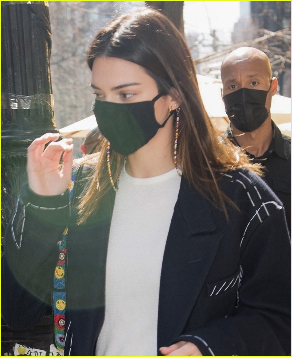kendall jenner nyc trench 04