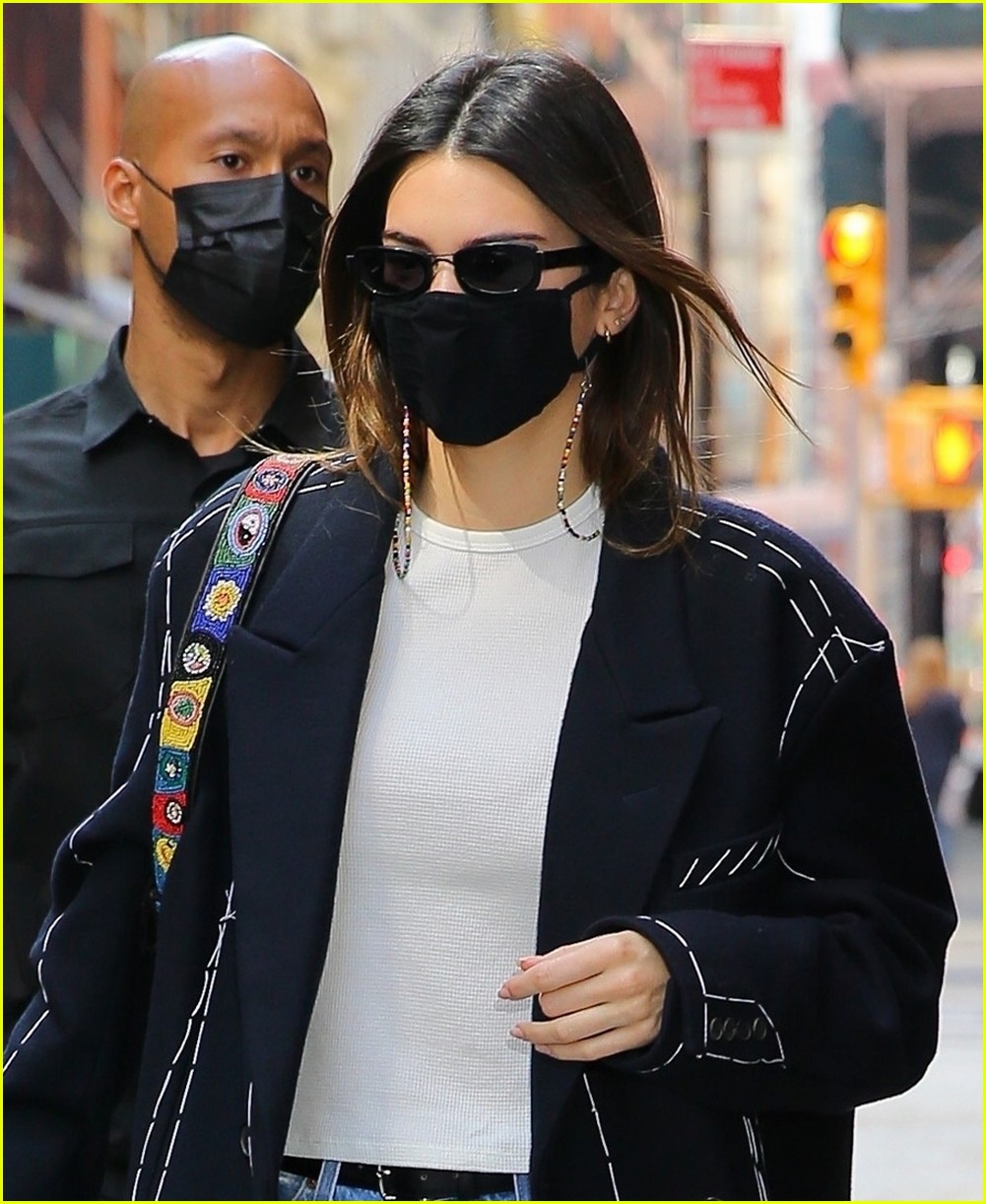kendall jenner nyc trench 05