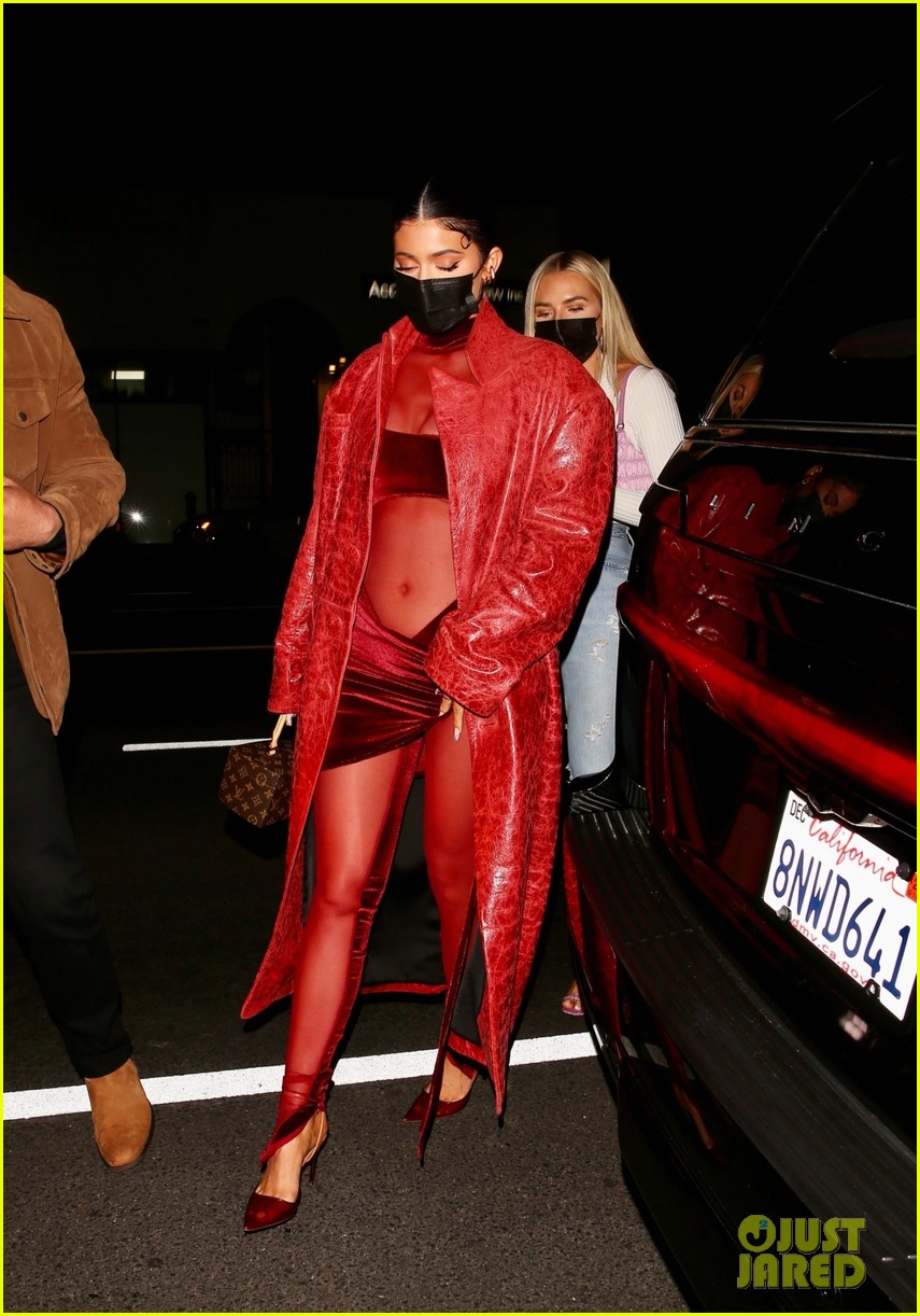 kylie jenner kendall jenner at party 24