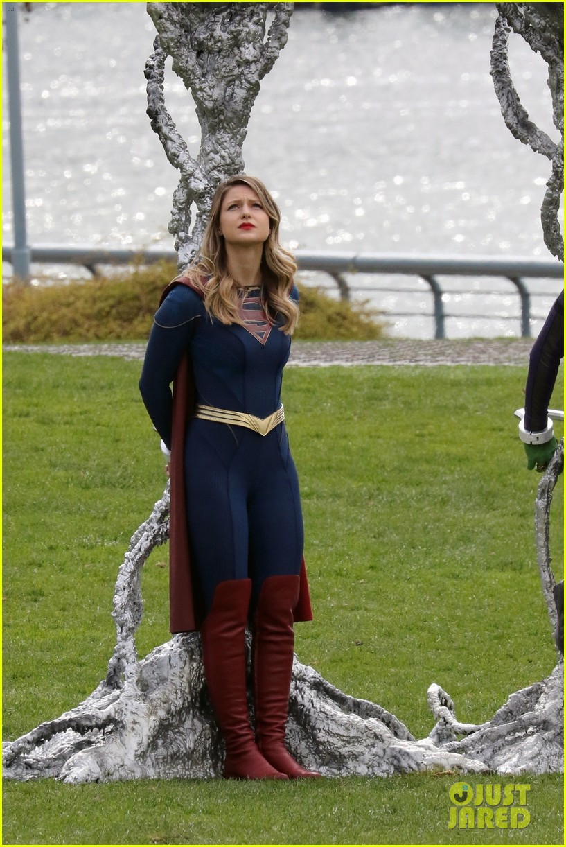 melissa benoist supergirl tied up on set 21