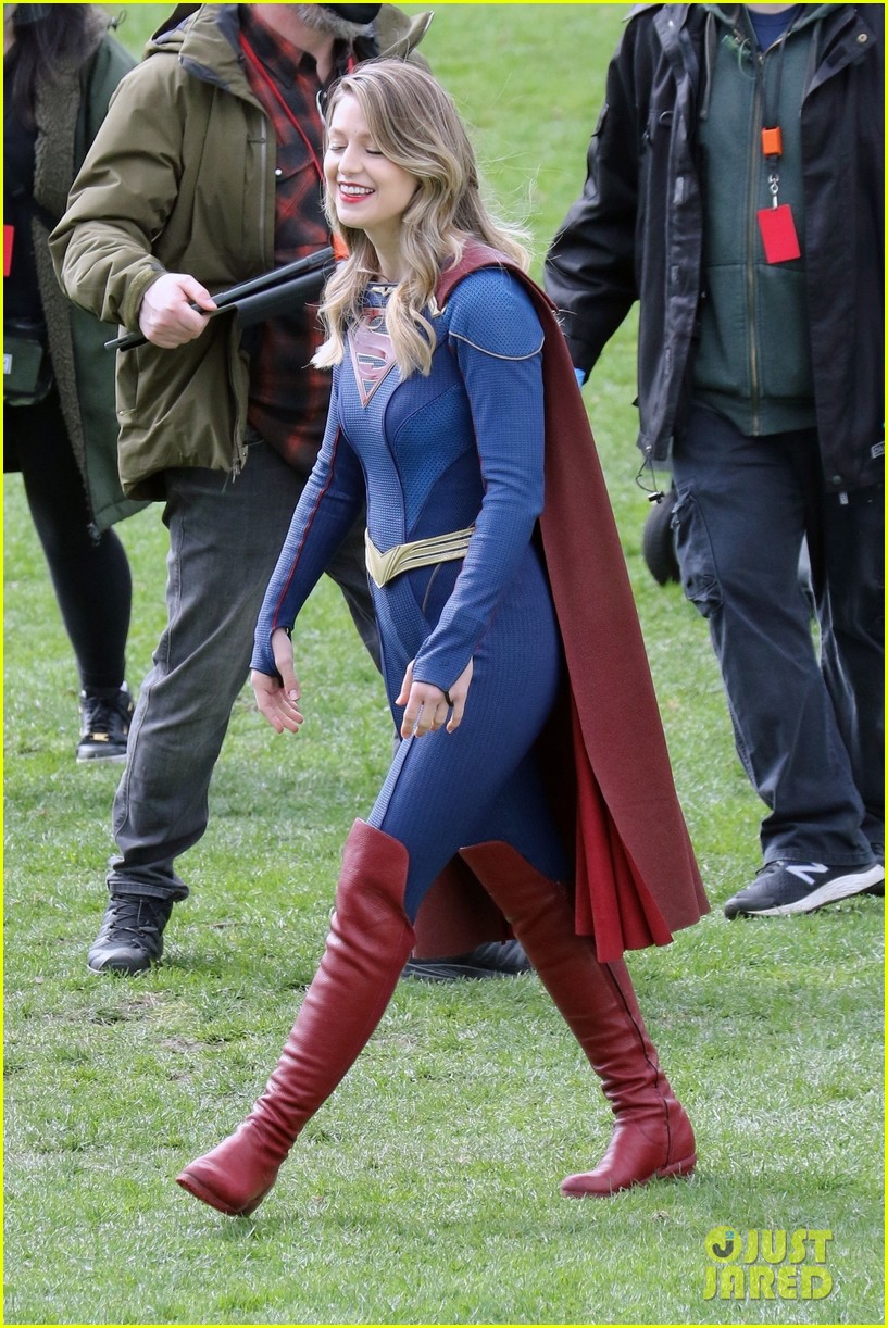 melissa benoist supergirl tied up on set 22