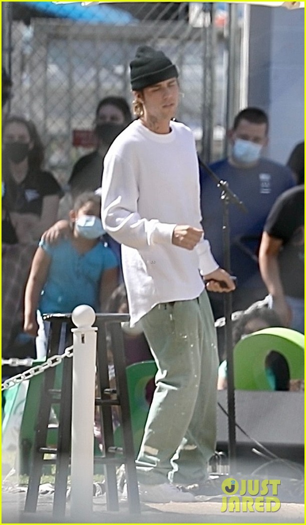 justin bieber performs at school after night out with hailey bieber 15