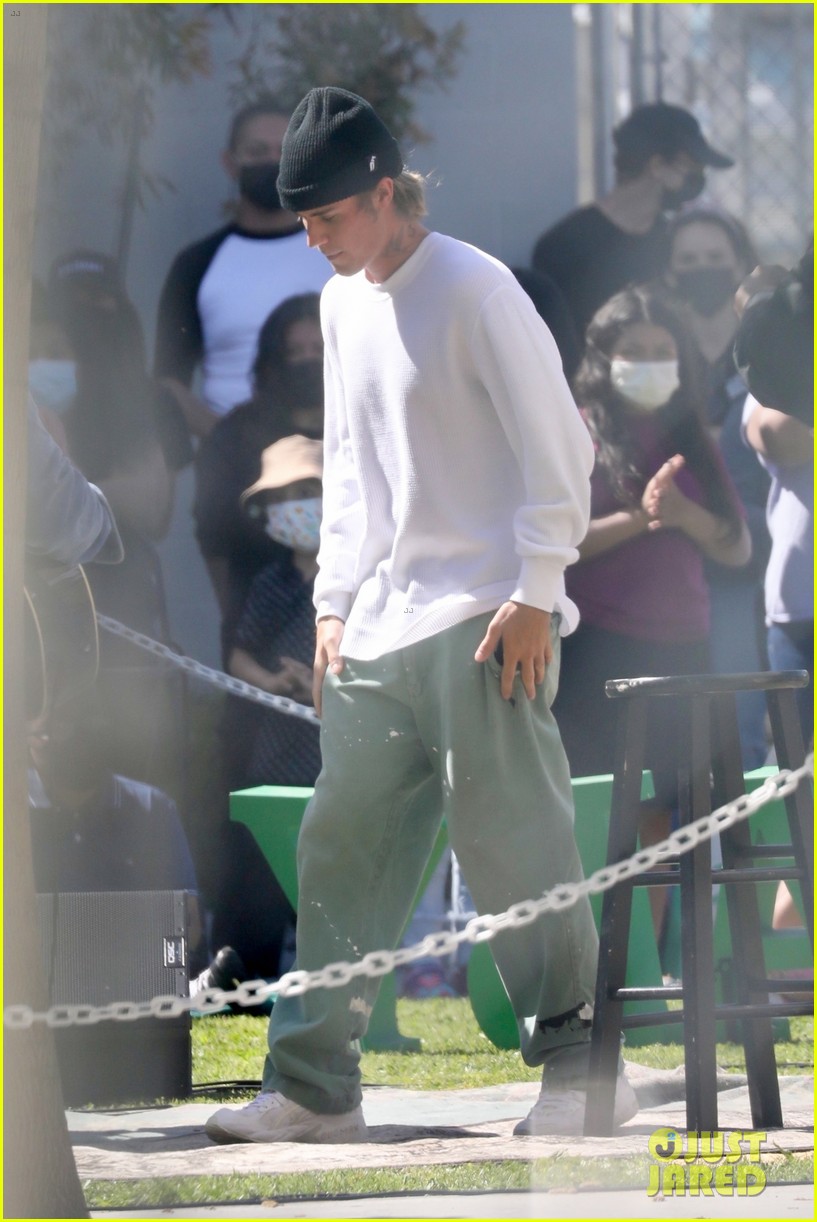 justin bieber performs at school after night out with hailey bieber 43