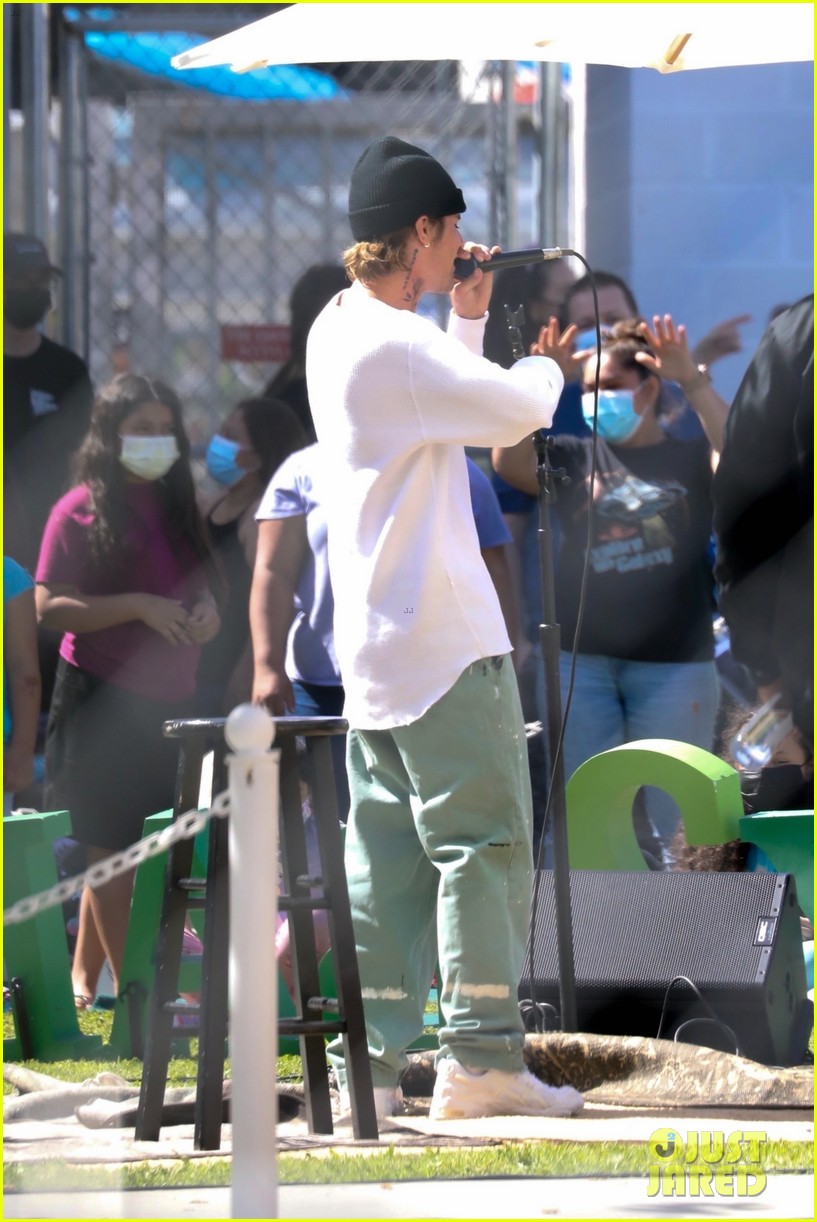 justin bieber performs at school after night out with hailey bieber 60