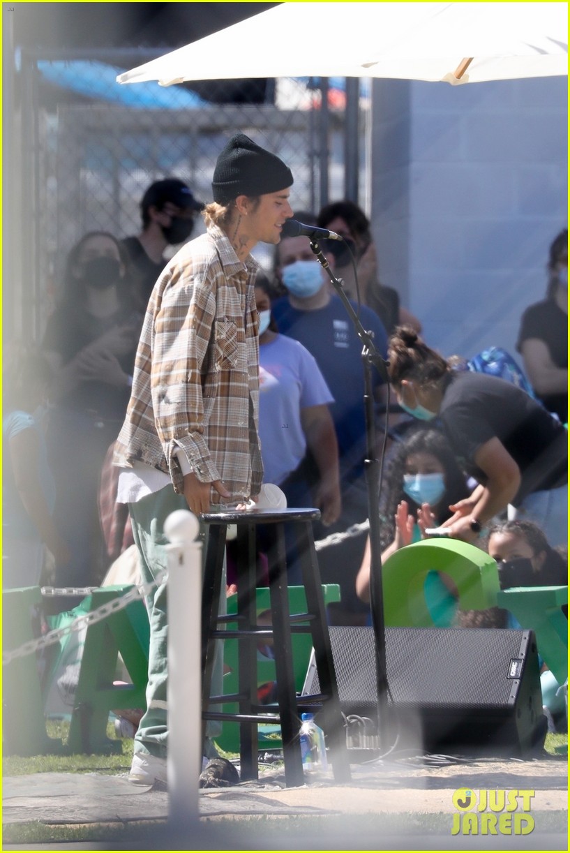 justin bieber performs at school after night out with hailey bieber 71