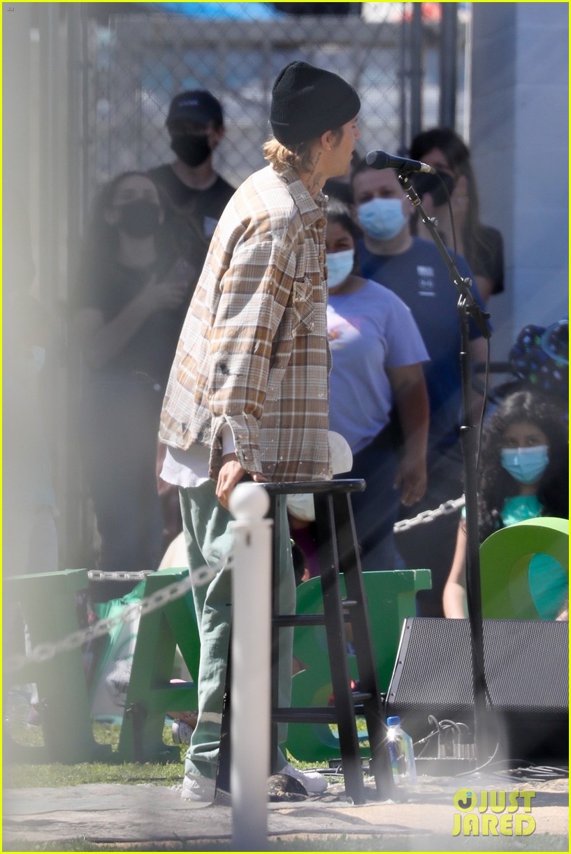 justin bieber performs at school after night out with hailey bieber 73