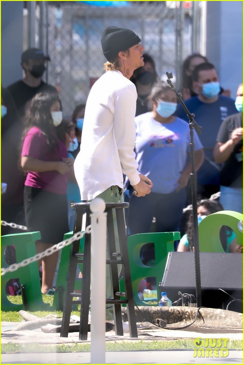 justin bieber performs at school after night out with hailey bieber 86