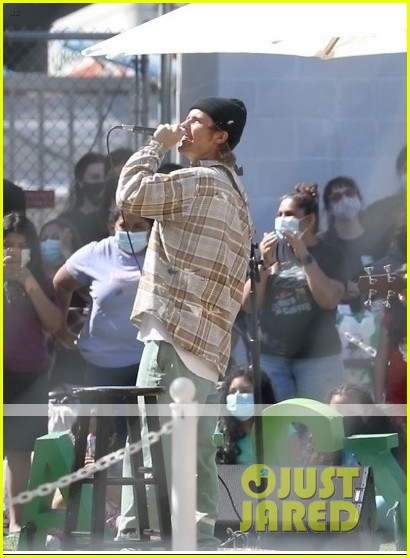 justin bieber performs at school after night out with hailey bieber 96