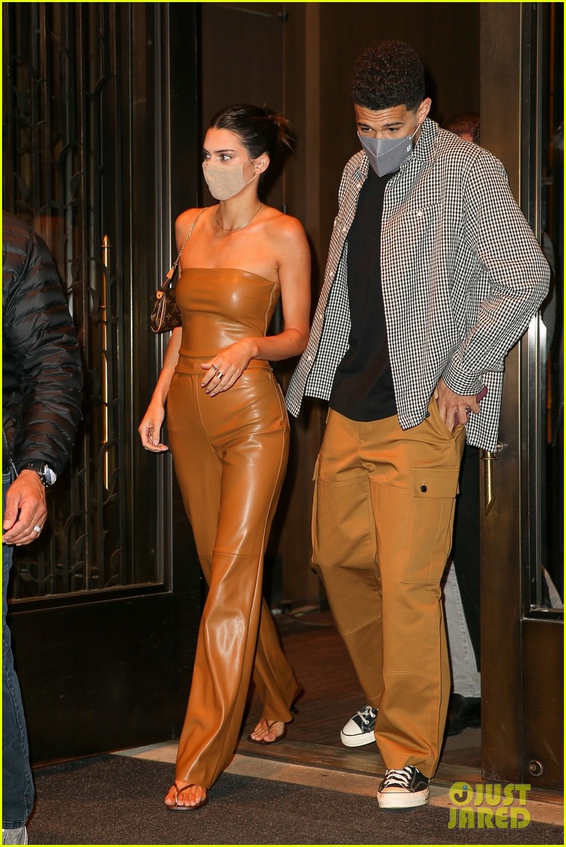 kendall jenner devin booker hold hands on date night 06
