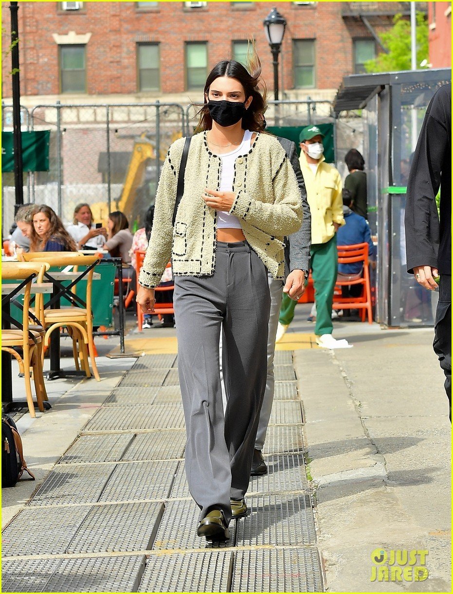 kendall jenner devin book couple up for lunch date 03